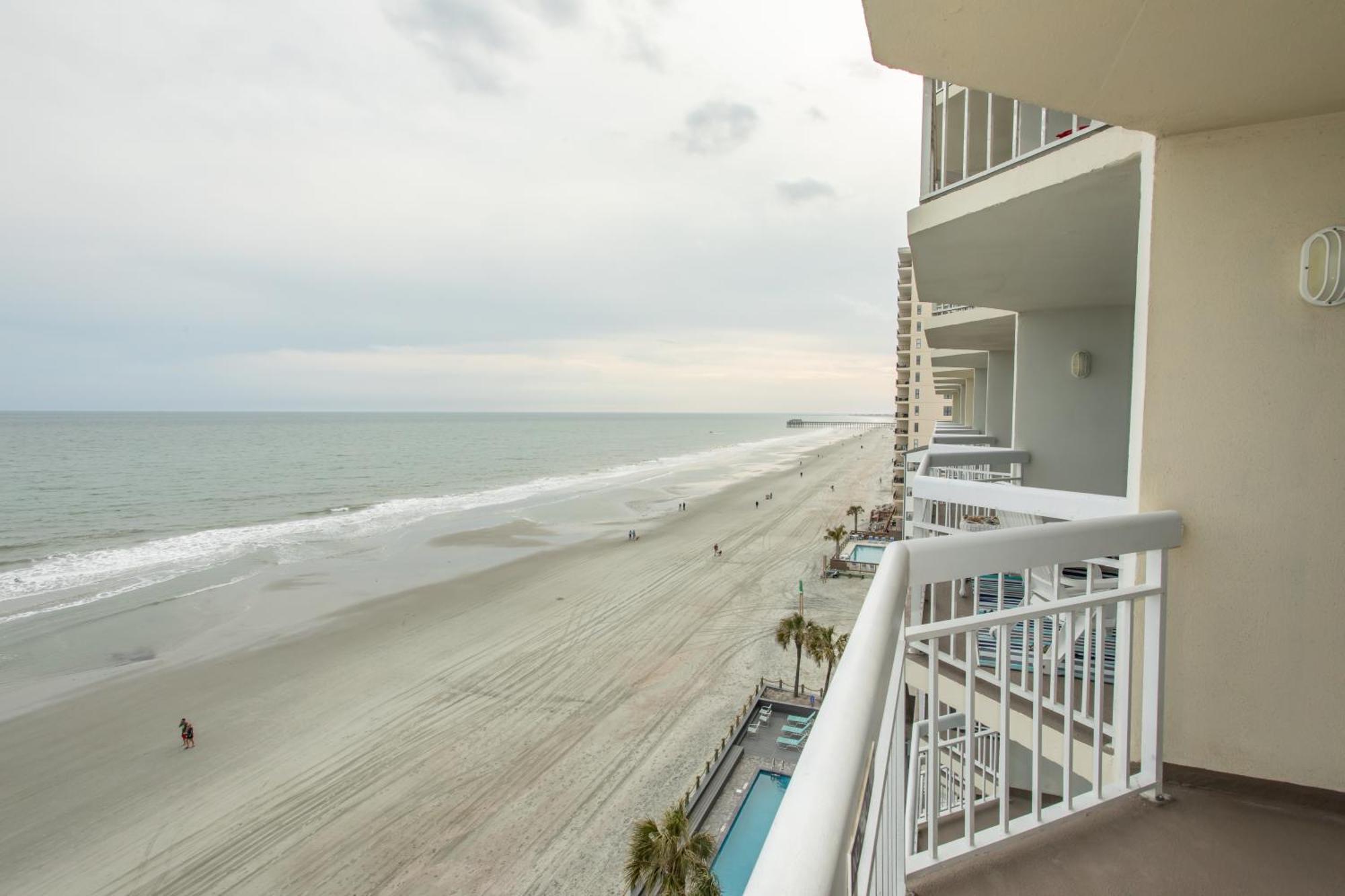 Waters Edge Aparthotel Garden City Exterior photo