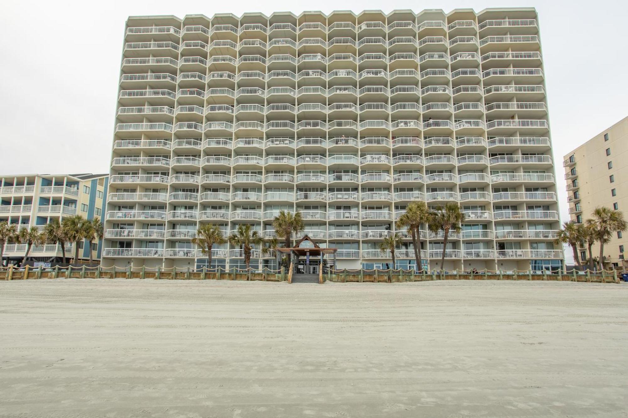 Waters Edge Aparthotel Garden City Exterior photo